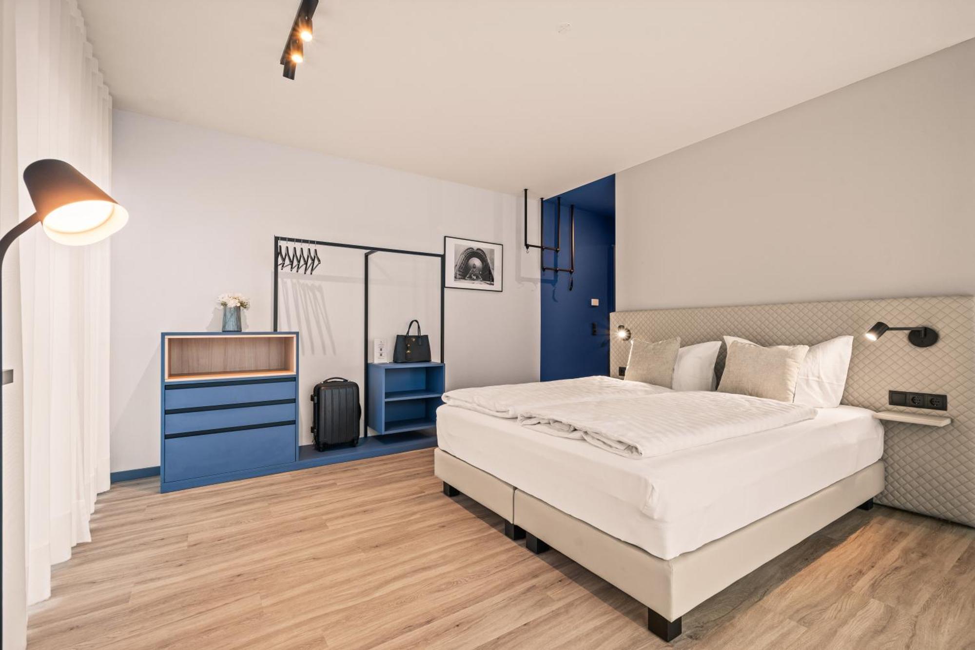 Motel42-Temporary Living Friedrichshafen Bagian luar foto