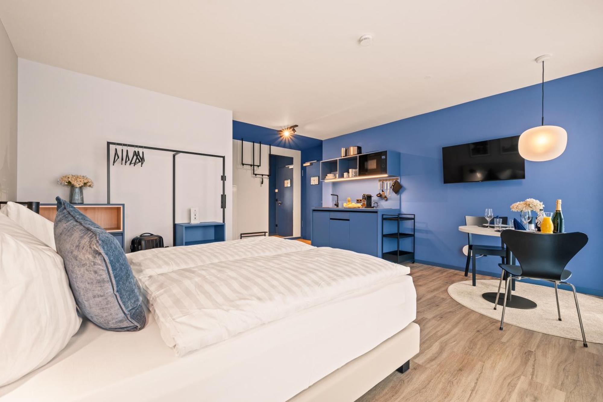 Motel42-Temporary Living Friedrichshafen Bagian luar foto