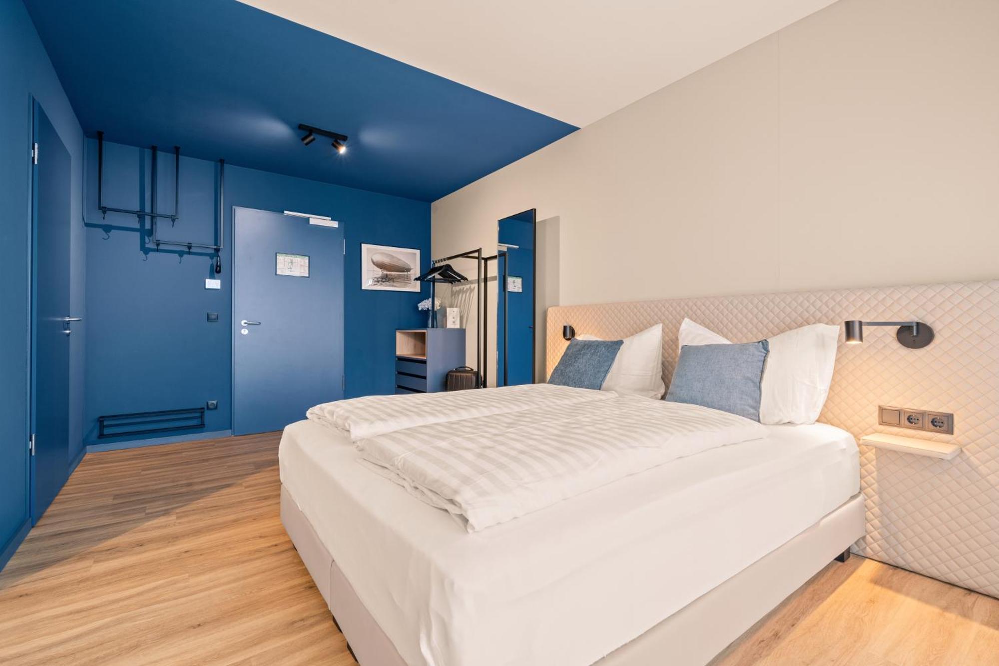 Motel42-Temporary Living Friedrichshafen Bagian luar foto